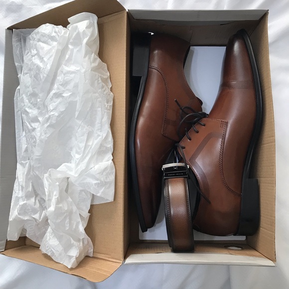 Shoes and well-matched belt. main image 4